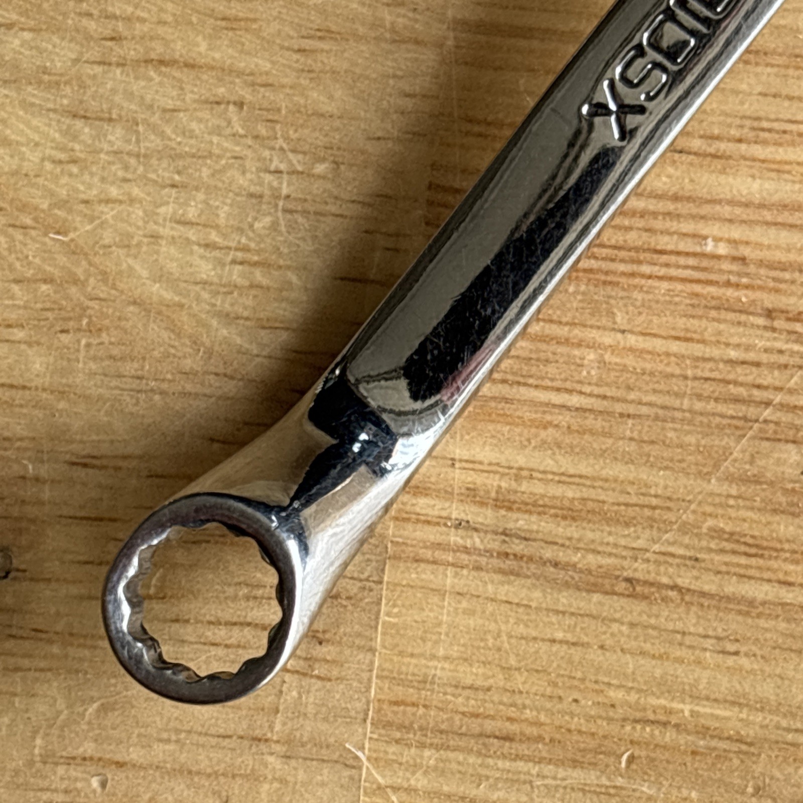 Snap On 5/16″ x 3/8″ Short Box End Wrench Deep 60 Degree Offset XSO1012 READ!