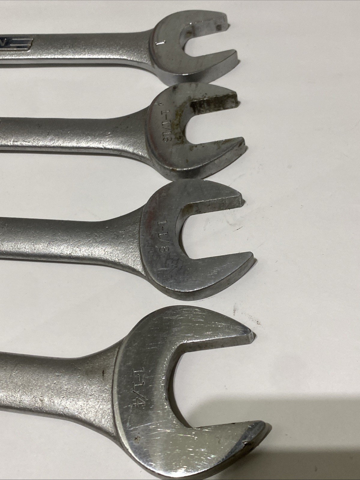 Craftsman SAE Combination Wrench Set, 12 pt (1″ – 1 1/4″) – 4 pcs “V”