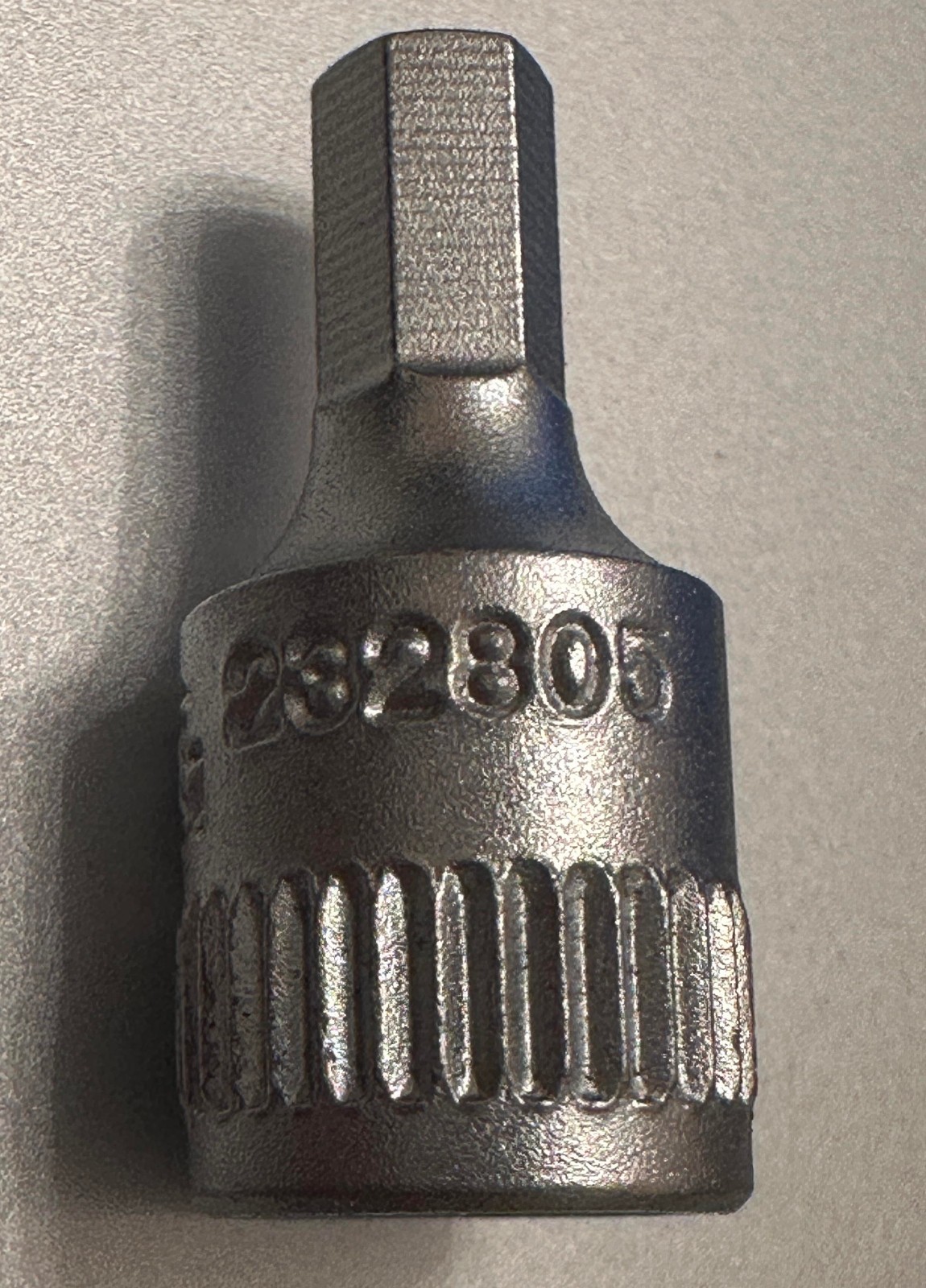 5mm hex (2) – 1/4inch socket GENIUS TOOLS 232805 – New