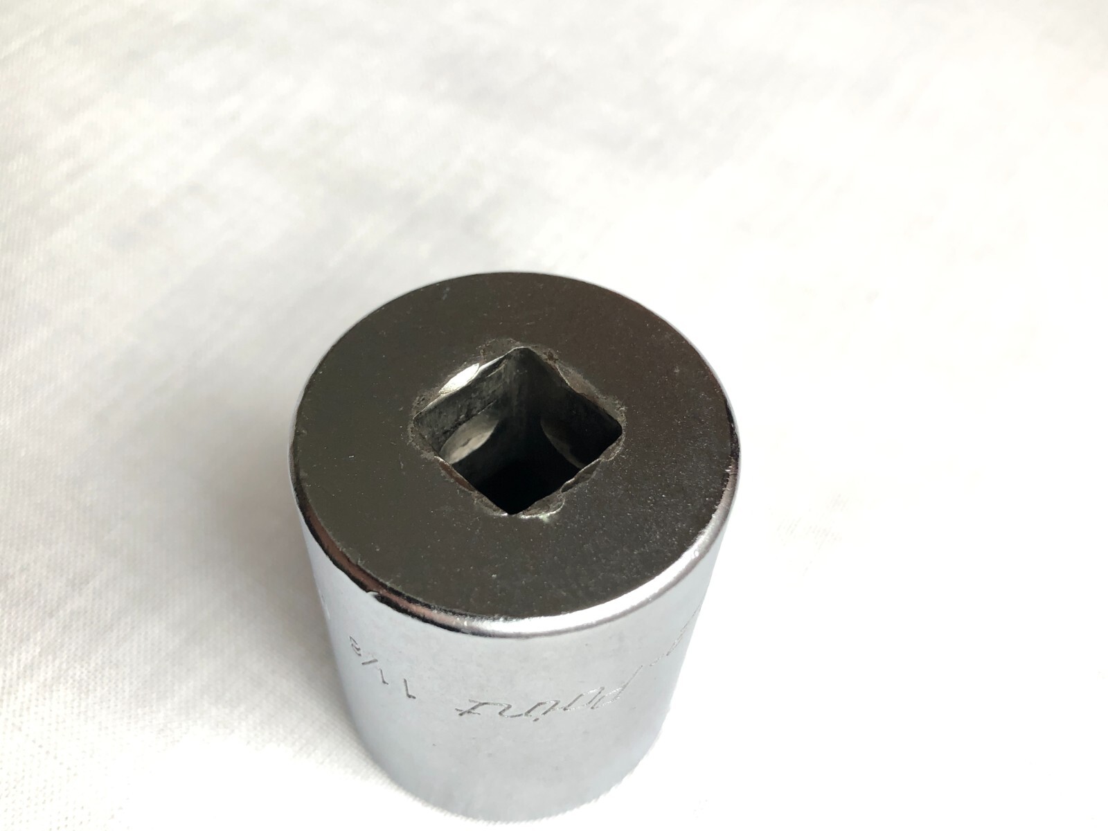 Blue-Point 1-1/8″ 1/2″-Drive Socket 6-Point UH301 Matte Silver USA