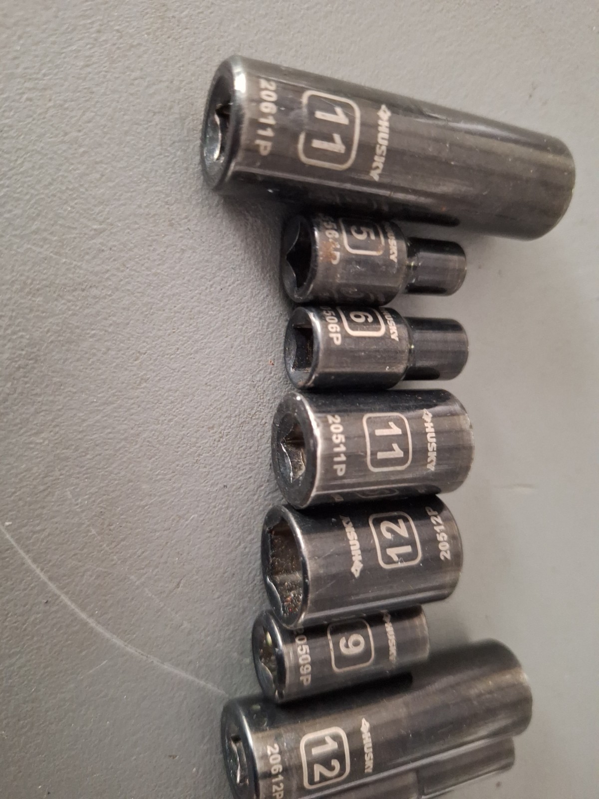husky pro black socket set Of 13