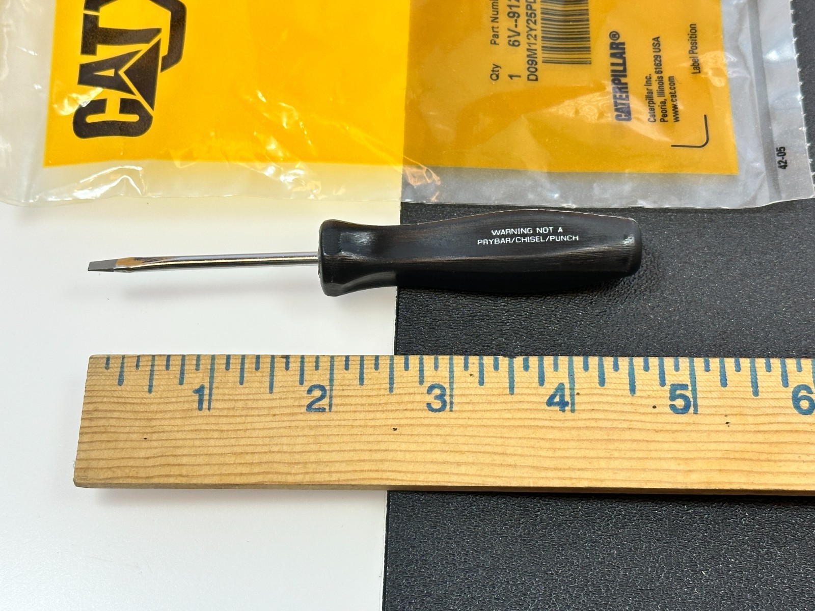 NEW Caterpillar CAT Tools USA 6V-9124 Slotted Black Handle Pocket Screwdriver