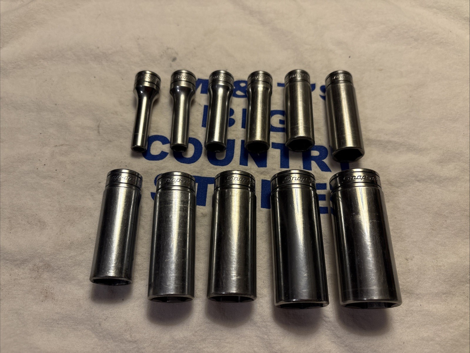 Snap-on Tools USA 3/8″ Drive 6pt 11pc SAE Deep Chrome Socket Set 211SFSY