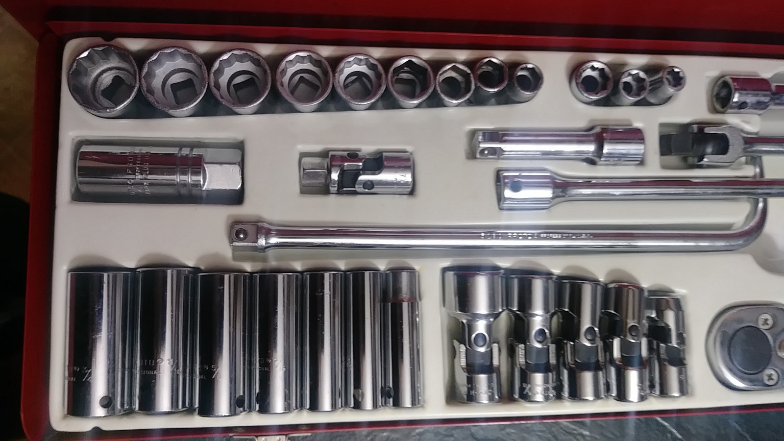 USA Proto 3/8dr 33pc 6&12pt Socket Set Shallow,Deep,Swivel Speeder EUC Metal Box