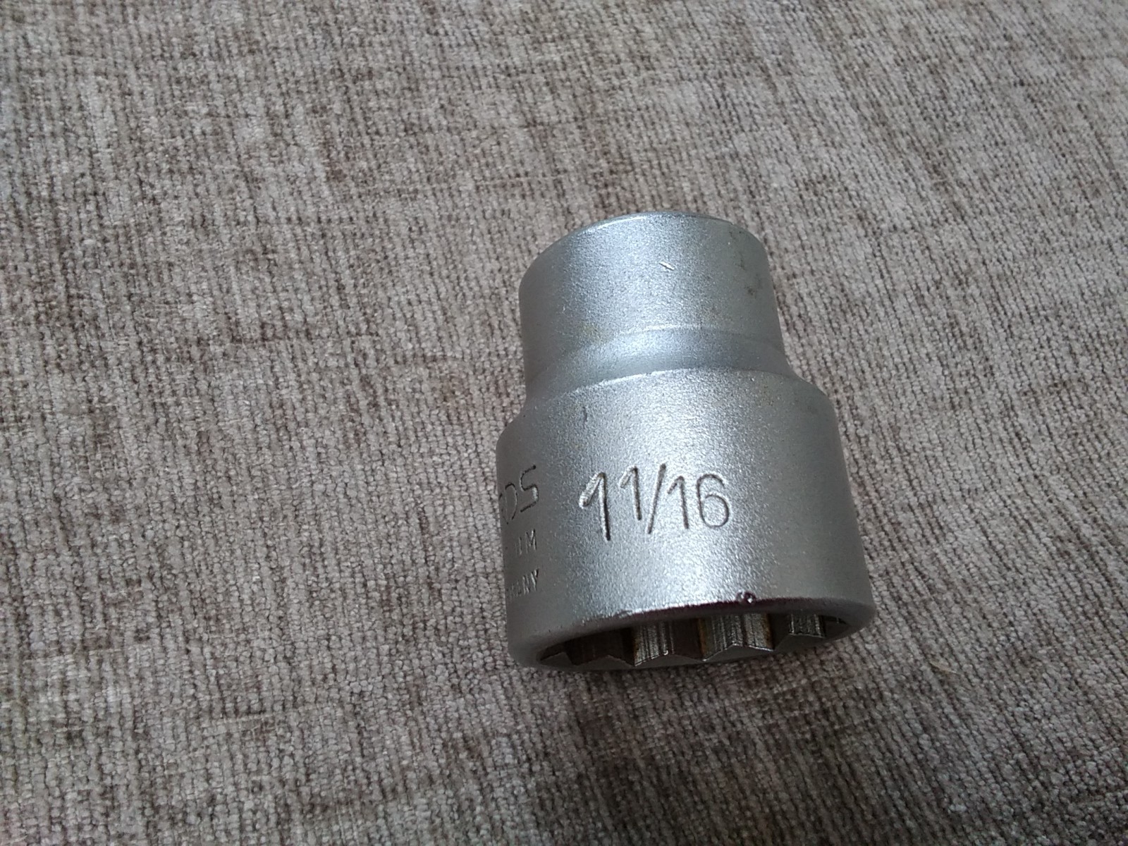 Halfords 1″1/16 Socket , 12 Point, 1/2in Drive , Made In Germany