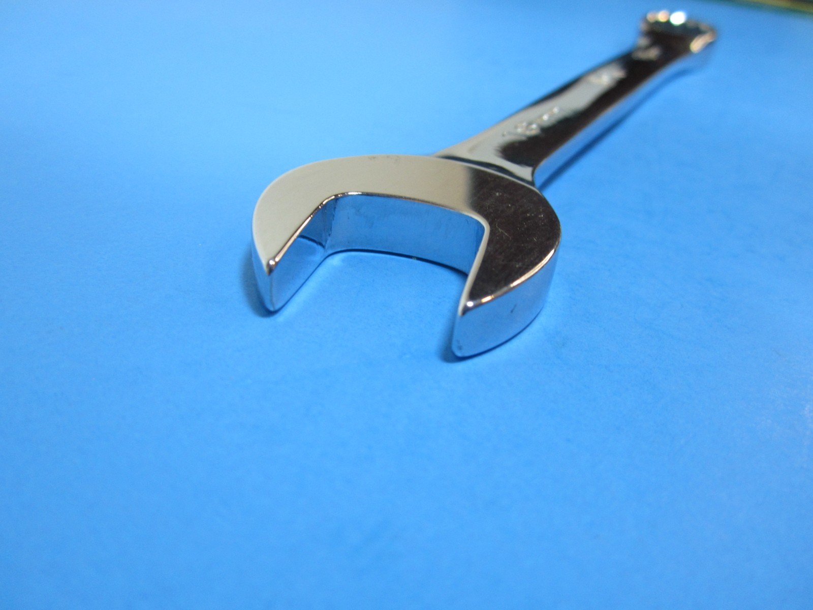 S.K. TOOLS * New Old Stock * 18mm 12-point # – 88318 Combination Wrench