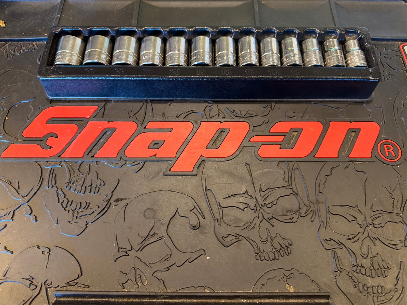 Snap-on 13pc 1/2″ Flank Drive Shallow Metric 6pt 12-24mm Socket Set MM