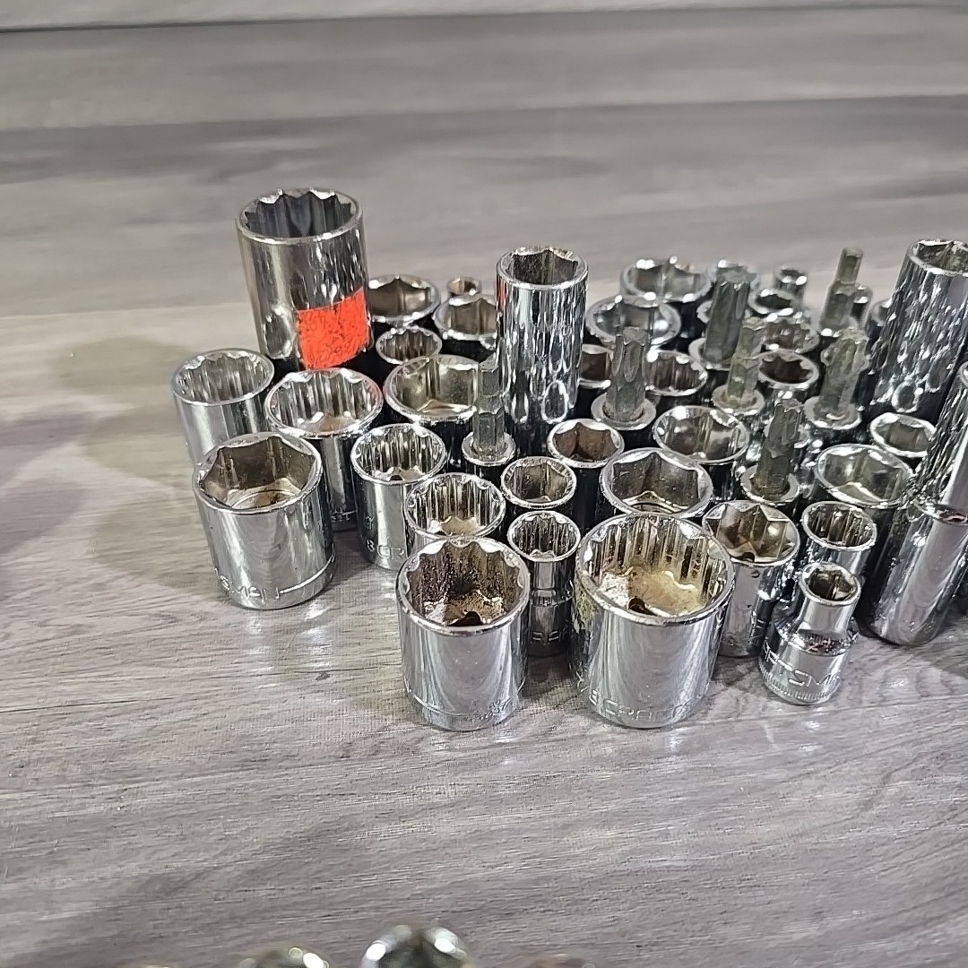 MISCELLANEOUS CRAFTSMAN SOCKETS Please See Photos For What Is Included