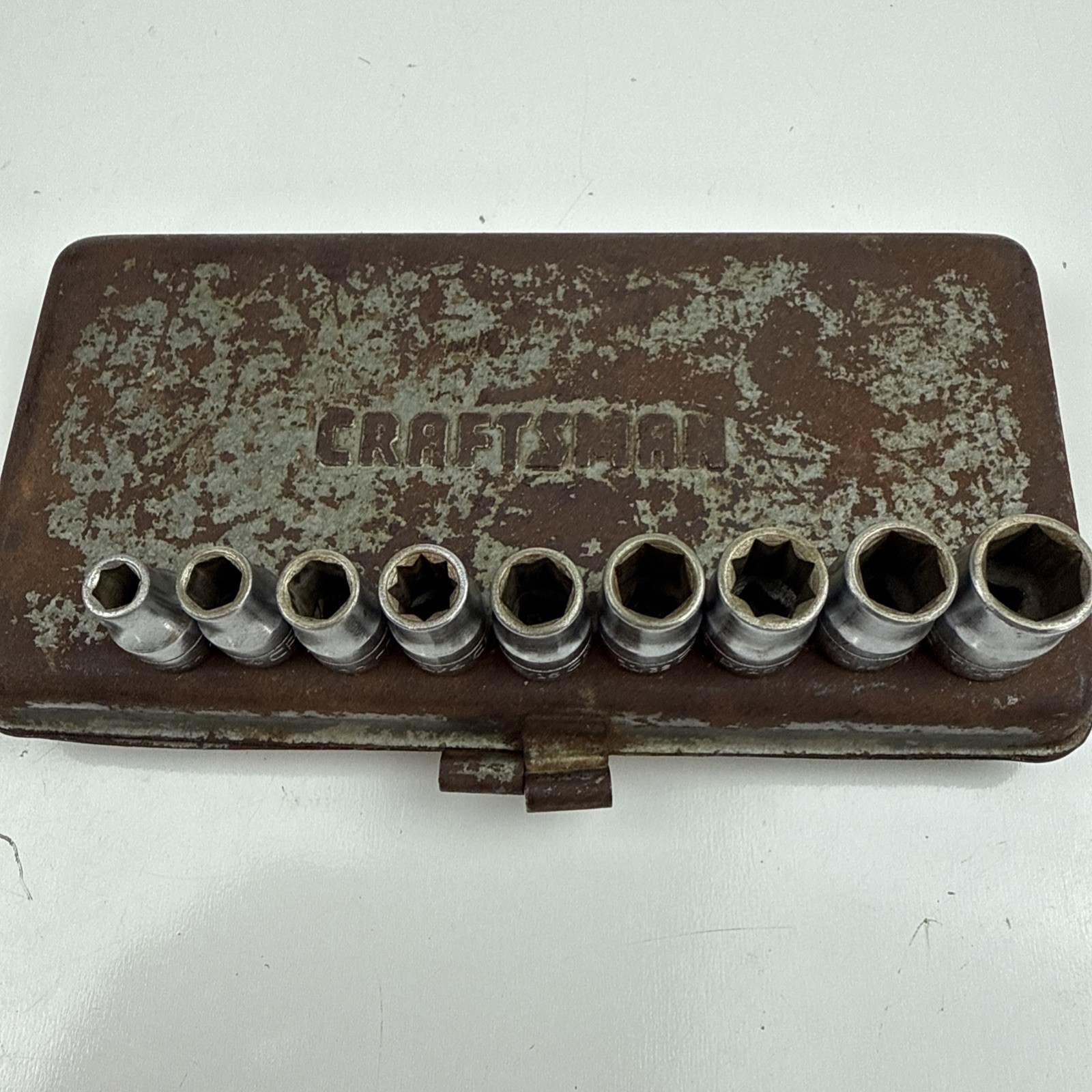 Vintage Craftsman 1/4″ Drive 16pc SAE Socket Set Metal Case =V= & VV Made in USA