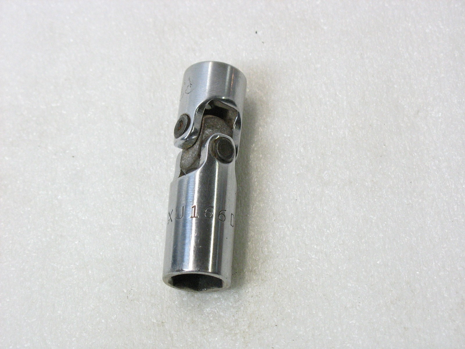 Mac Tools 1/2″ Deep 3/8″ Drive 6 Point Chrome Swivel Socket XU166D