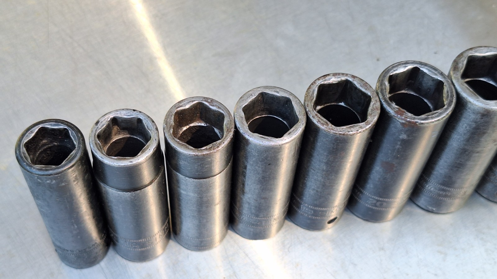 Snap On 1/2″ Drive 6-Point Metric Deep Impact Socket Set 36,34,32,30,29,27-15MM