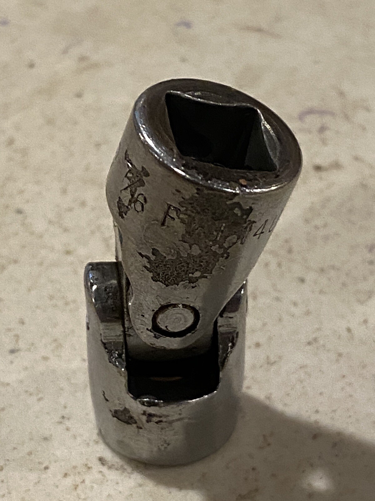 Snap On FVU14USA, 3/8″ Drive 7/16″ SAE 12 Point Chrome Swivel Socket USA