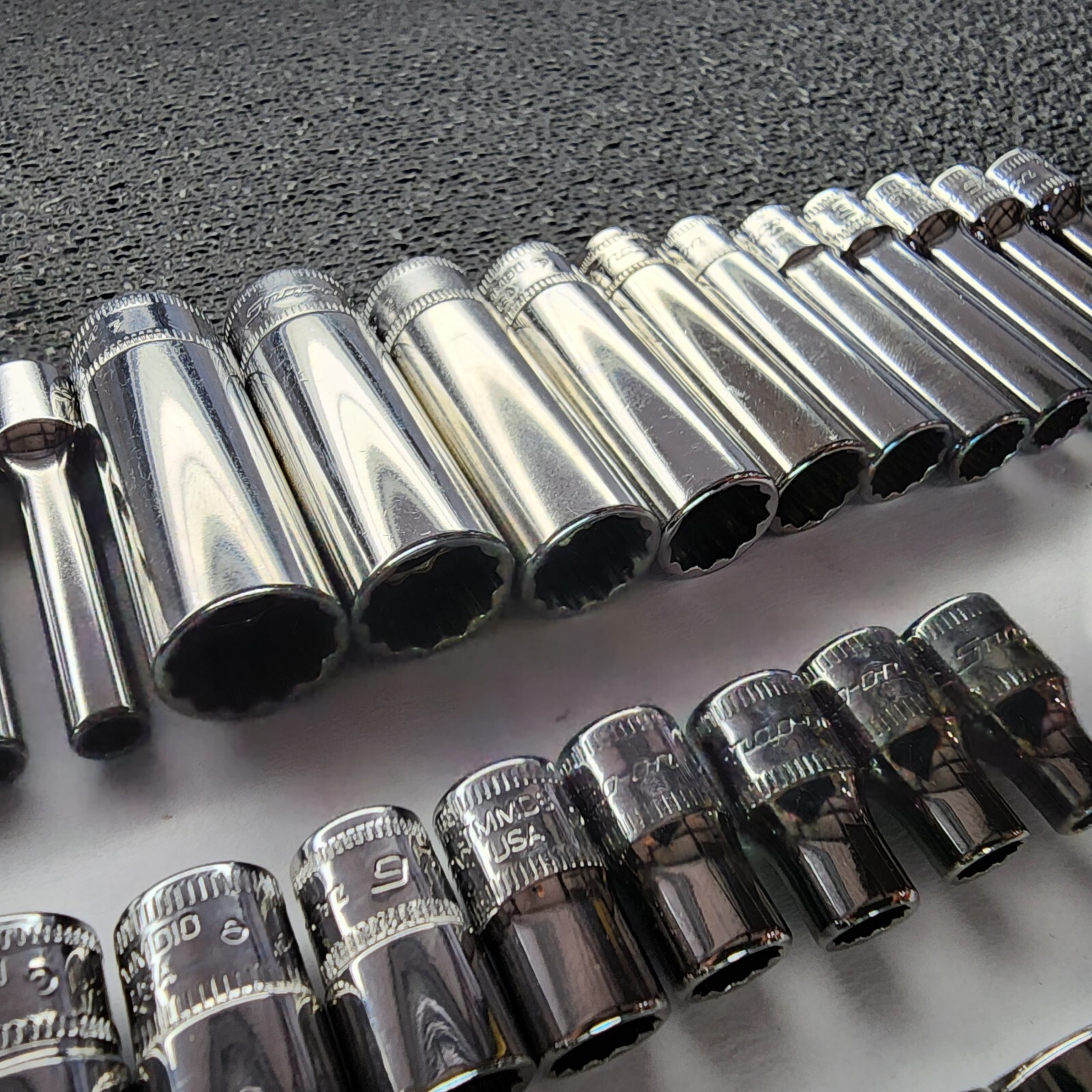 Snap-on Tools NEW 42pc 1/4″ Drive 12-POINT Metric & SAE Socket Set w/Mag Trays