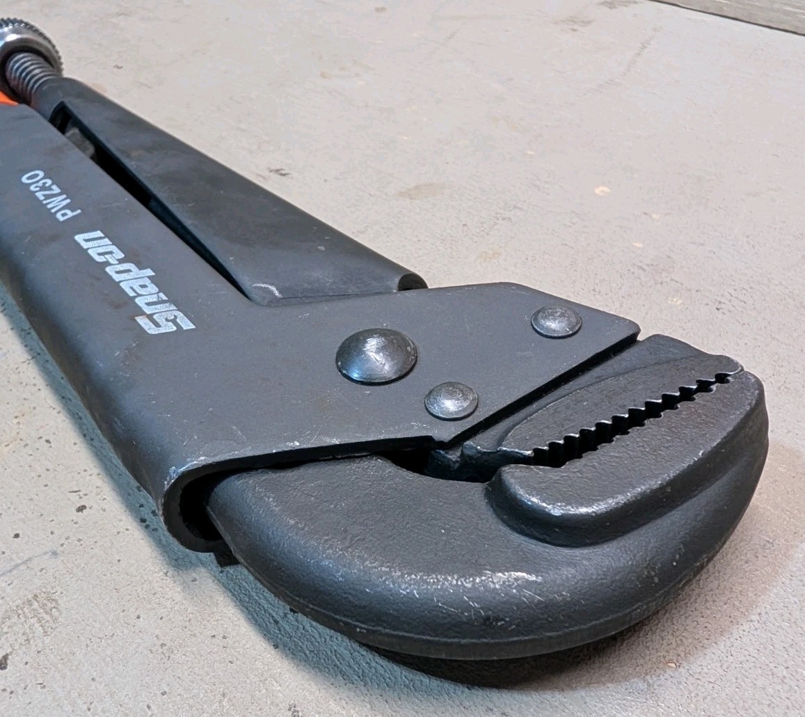 Vintage Snap-on Tools 21-1/2″ Soft Grip Orange Adjustable Pliers Wrench PWZ30