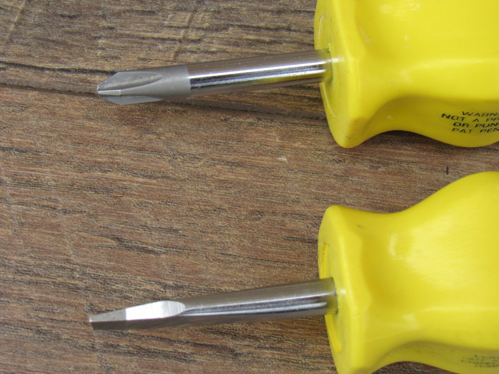 SNAP ON SDD1 FLAT TIP SDDP22 # 2 PHILLIPS STUBBY YELLOW HANDLE SCREWDRIVER SET 2