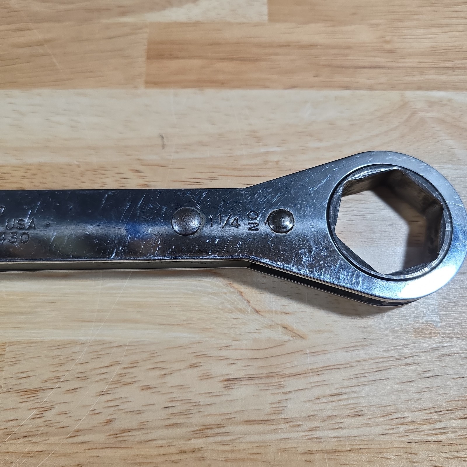 Snap On R3840 1-3/16–1-1/4″ 6-Point SAE 0° Offset Ratcheting Box Wrench