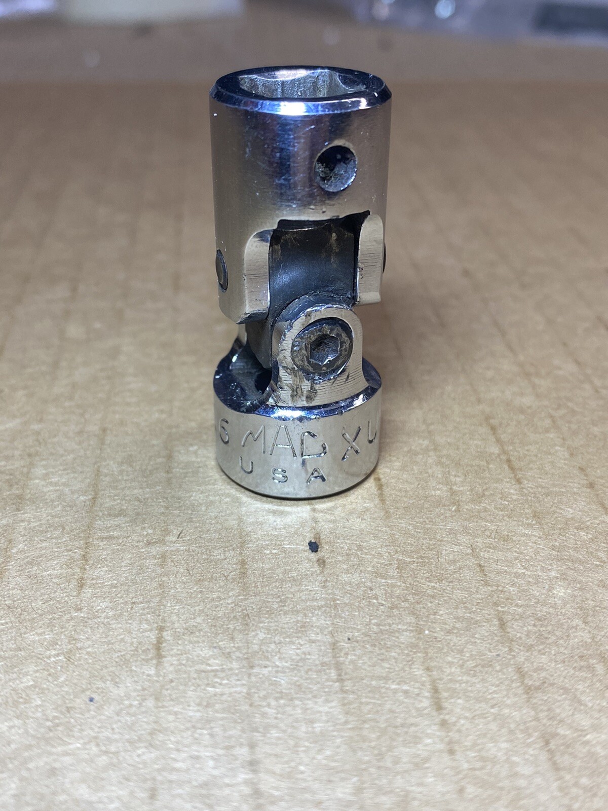 Mac Tools 3/8” Drive Swivel Sockets 5/8” XU206 & 9/16” XU186