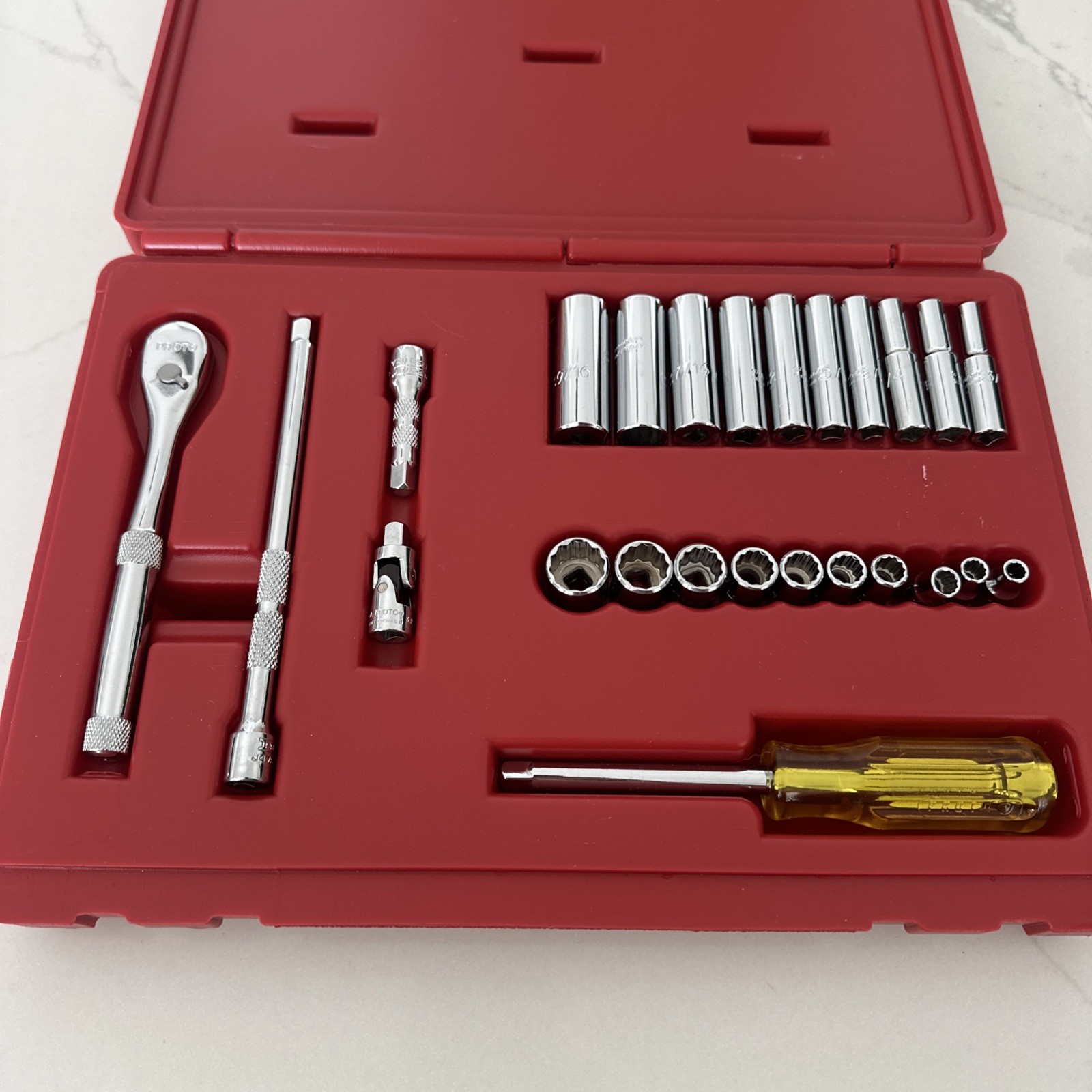 Proto 1/4″ Drive Socket Set 25 Pc. SAE 12 Pt. W/ Case TorquePlus USA No J47118XL