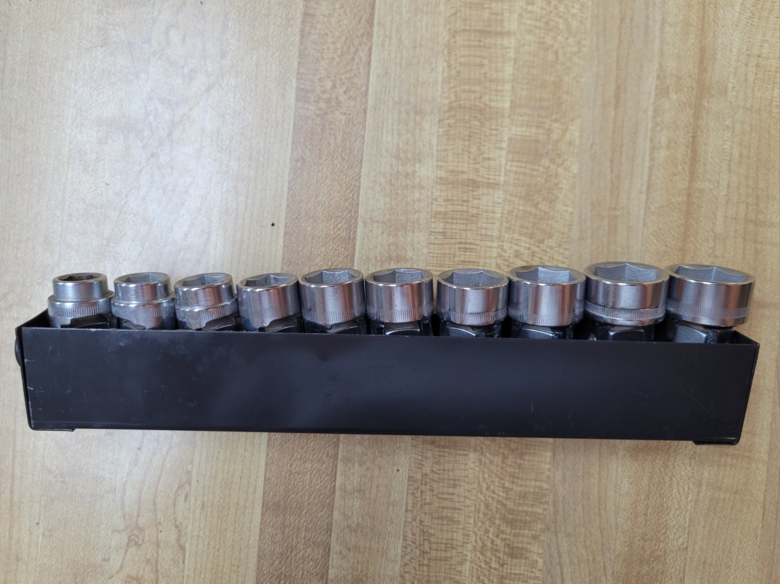 CRAFTSMAN 3/8″ Dr. 10PC. METRIC UNIVERSAL SWIVEL SOCKET SET, 10-19MM Made USA