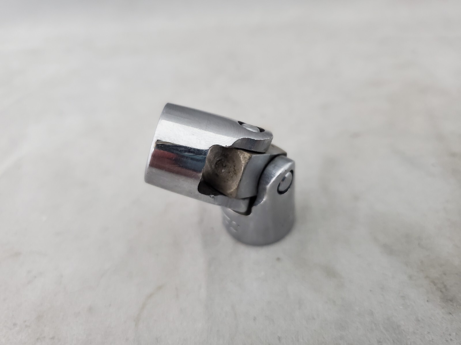Snap On FVU14, 7/16″ Universal Swivel Socket, 3/8″ Dr 12 Pt