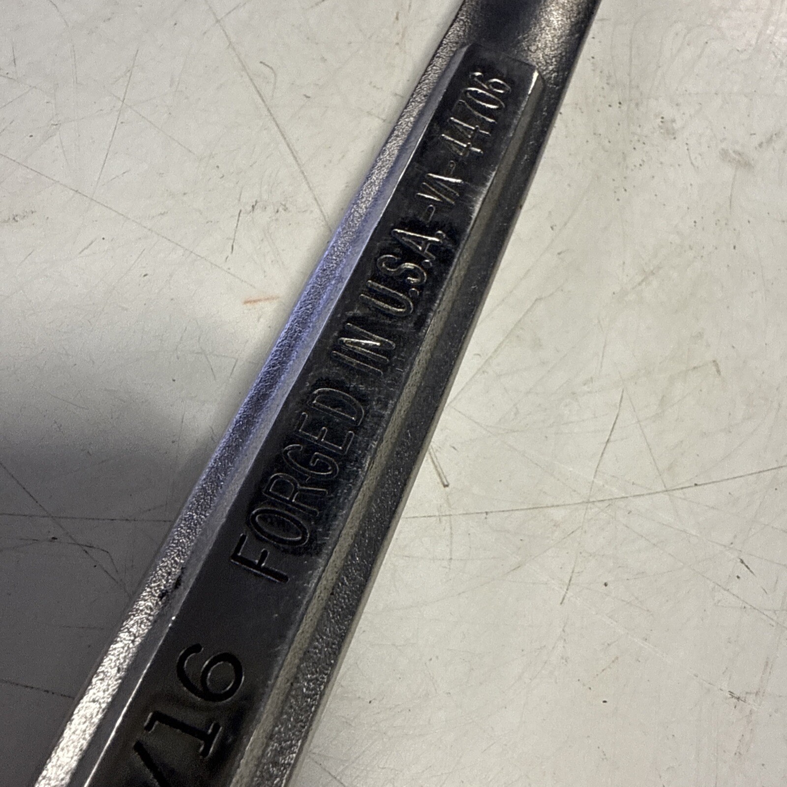 Craftsman Tools USA 1-1/16″ SAE Combintation Wrench 12 Point -VA- 44706 – T10