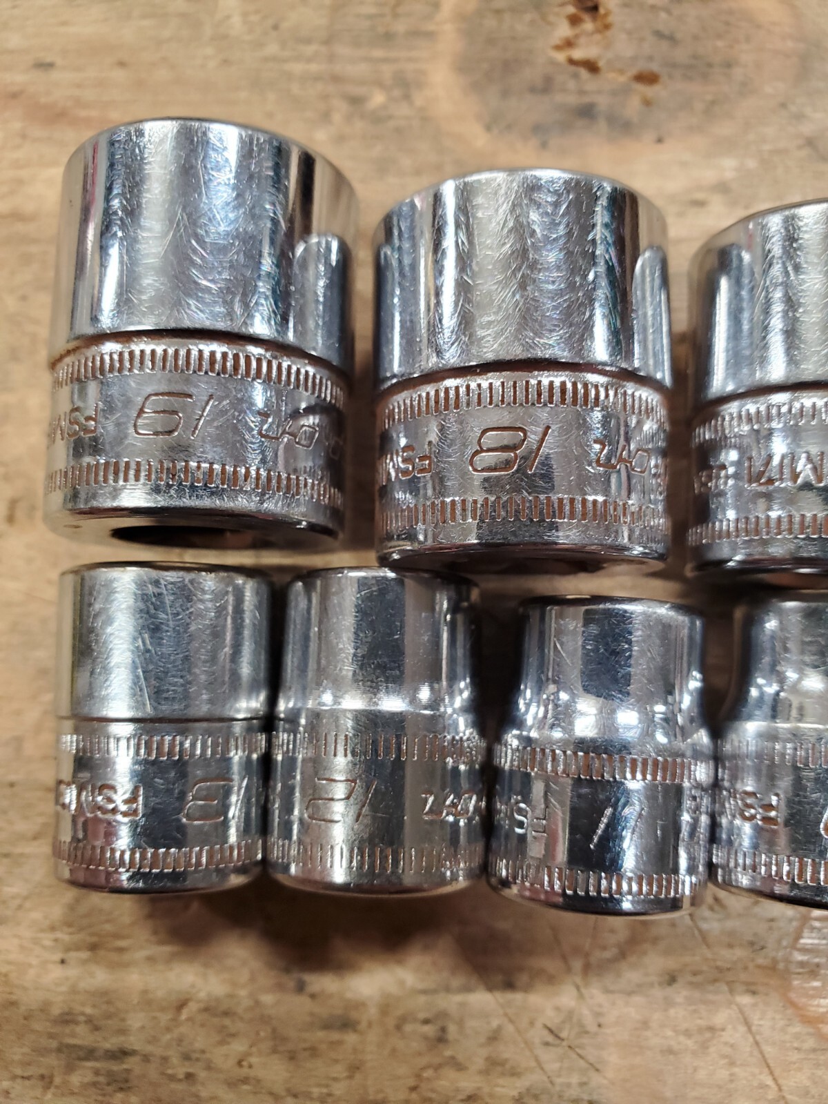 Snap-on Tools 3/8″ drive 8 thru 19 mm 6-point regular socket set 12 pieces