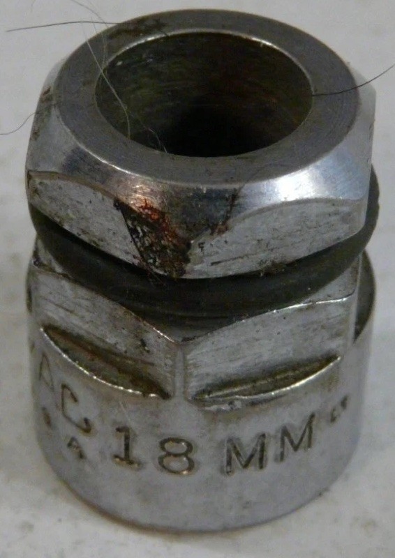 Mac Tools VRF Passthrough Socket 7/8″ External Hex Drive 18mm 12 Point VRS2 USA