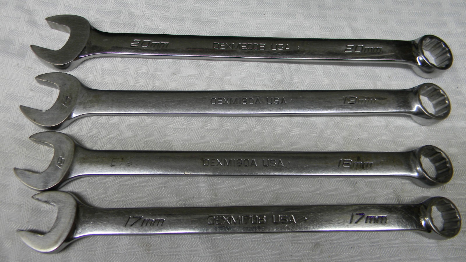 SNAP-ON 4PC METRIC 12PT COMBINATION WRENCH SET 17-20MM #OEXM170B-200B