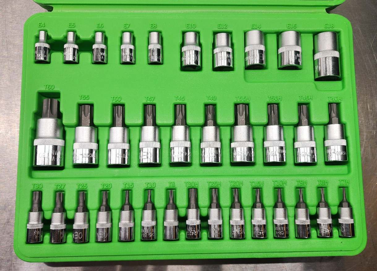 OEMTOOLS 25951 35 Piece 1/4″, 3/8″ and 1/2″ Drive Star / Torx Bit Set