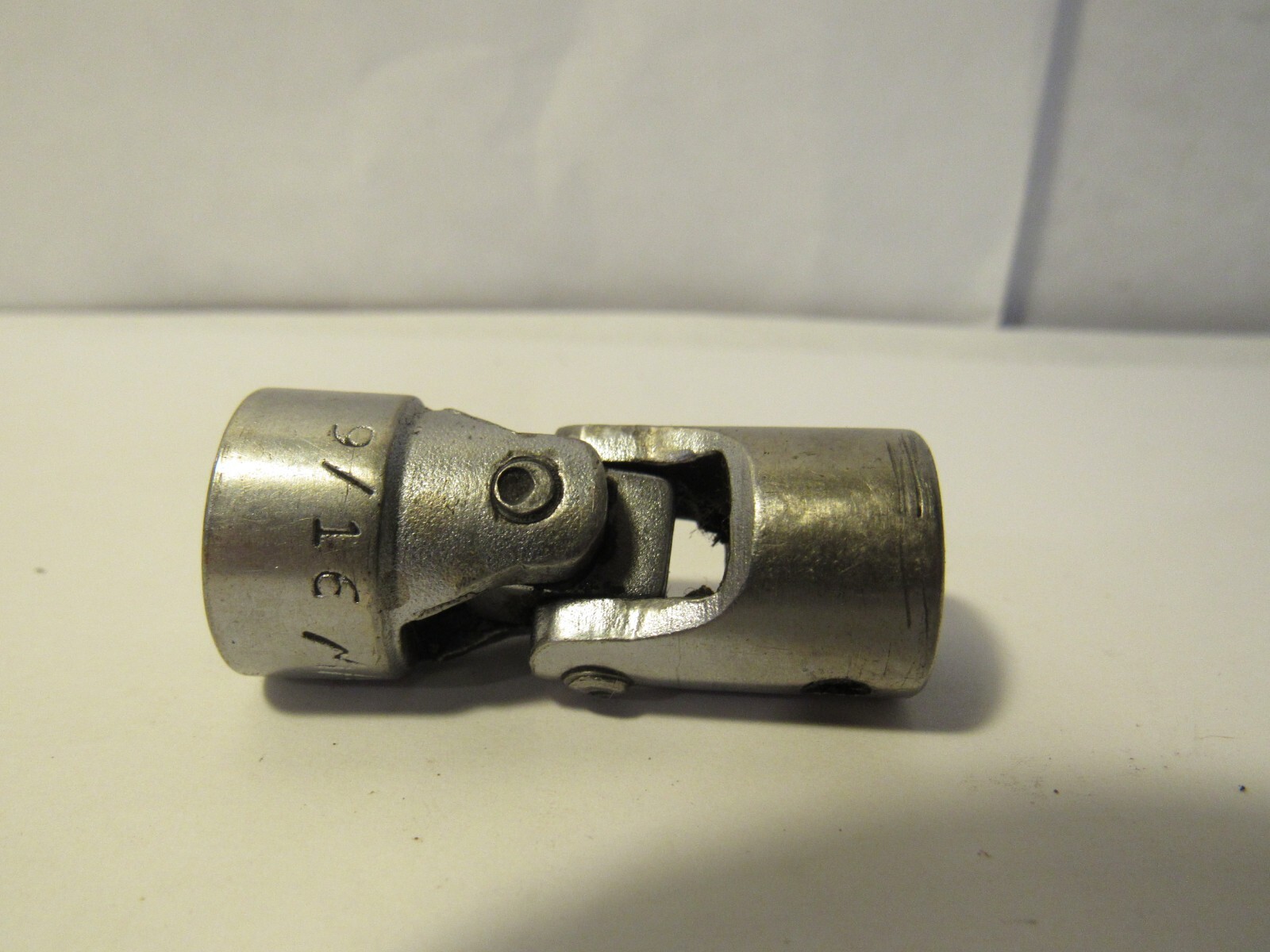 MAC Tools XU186 3/8″ Drive 9/16″ 6 Point Universal Flex Swivel Socket H91KD