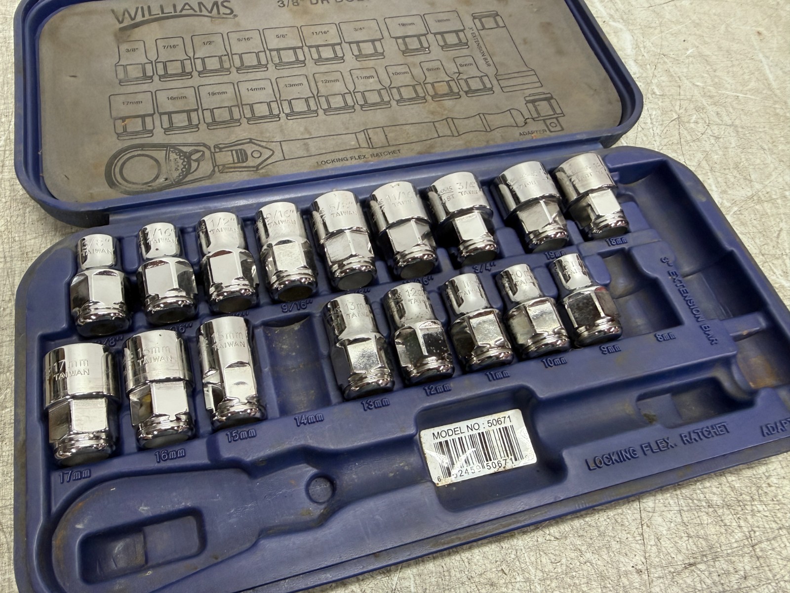 Williams 6 Point Bolt Thru Shallow Socket 3/8-3/4″, 9-19mm, Incomplete Set