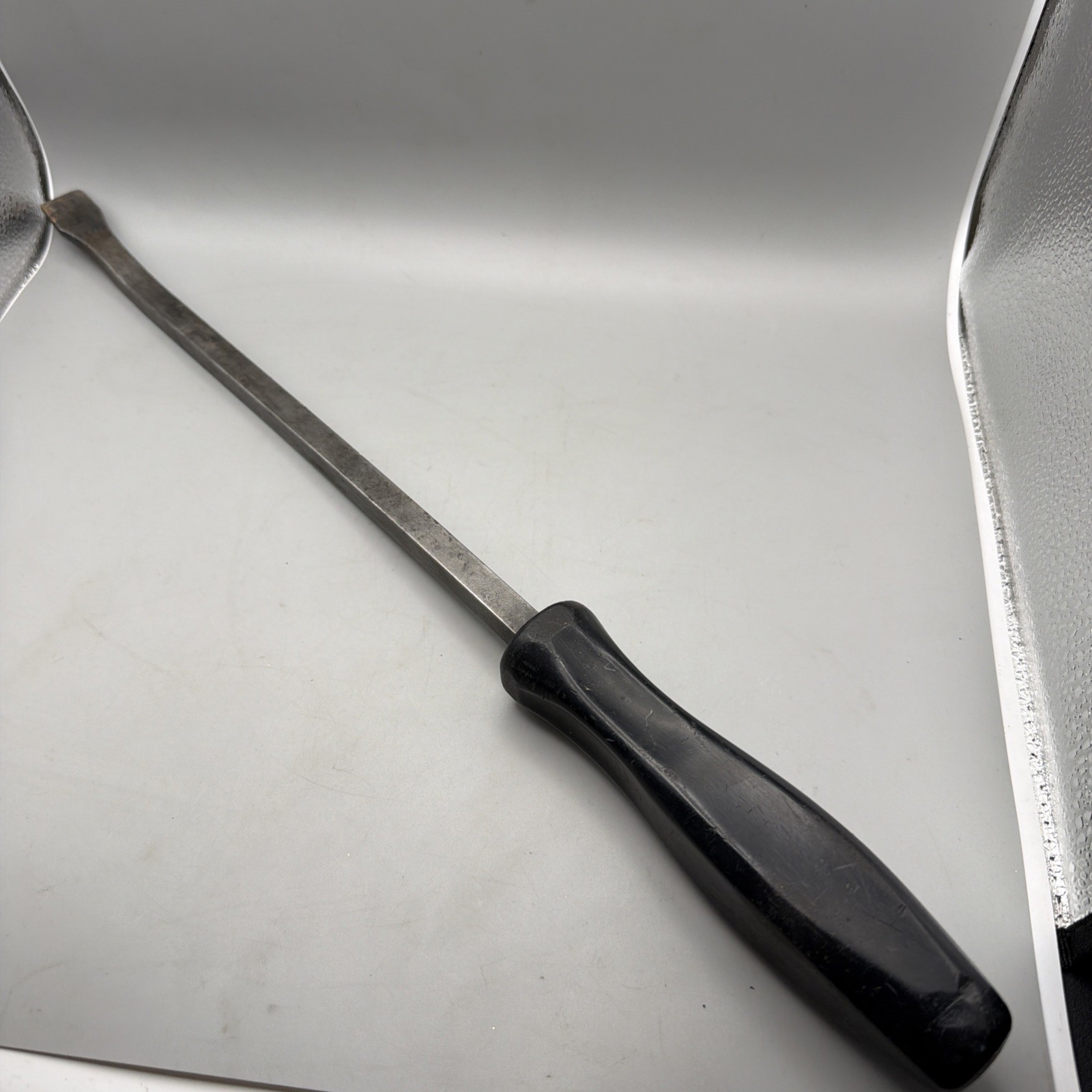 Snap On Tools SPB18 Black 18″ Pry Bar Hard Handle Made in USA