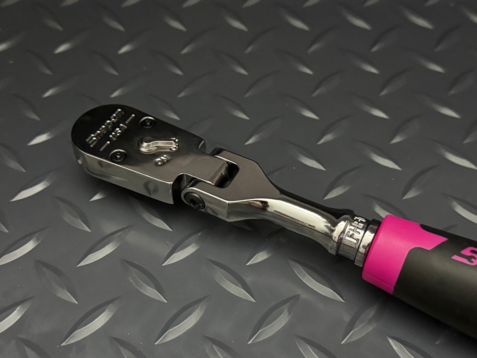 Snap-on Tools NEW ELECTRIC PINK 3/8″ Drive Soft Grip Flex Head Ratchet FHF100EP