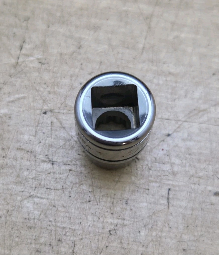 New Snap On F121 – 3/8″ Drive 3/8″ Shallow 12Pt Chrome Socket