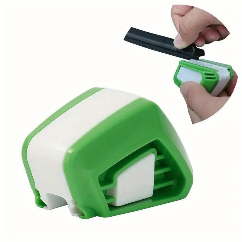 Universal Car Wiper Repair Tool, Blade Cutter & Rubber Restorer for Windscreen W
