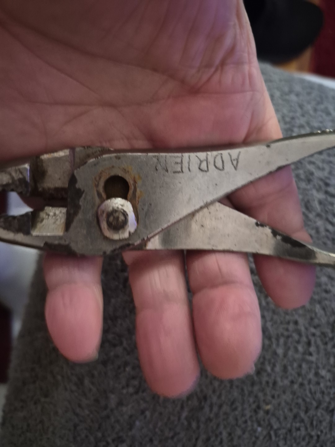Snap On USA Vacuum Grip 7-1/2″ Pliers No 137