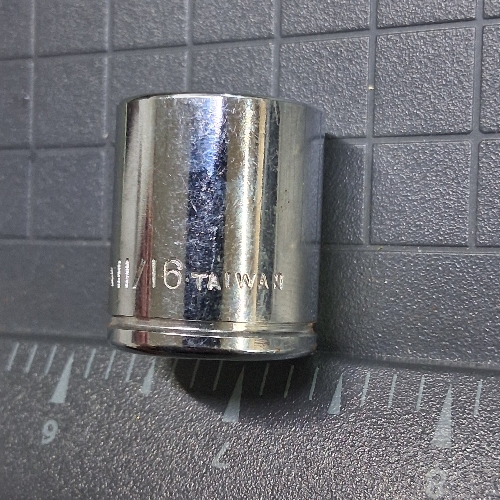 11/16″ SAE 3/8″ Drive 12-Point Chrome Socket