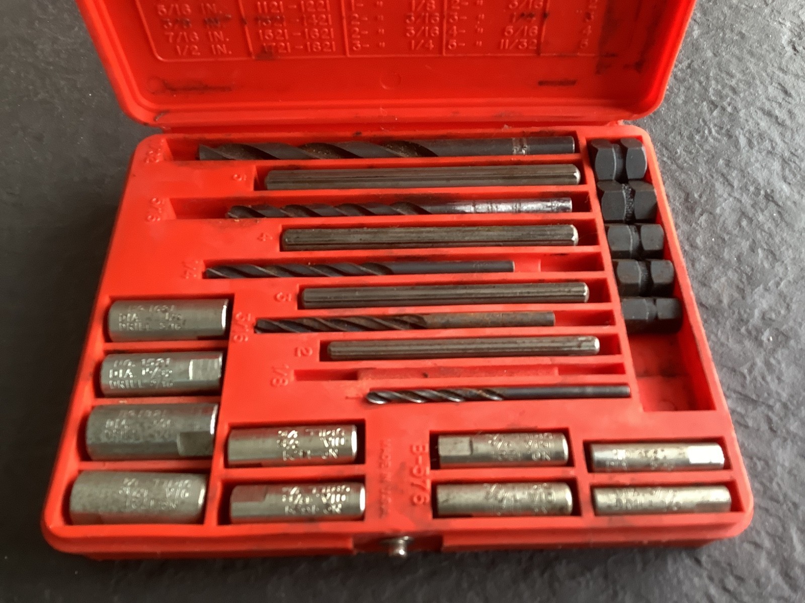 Snap On Blue Point Screw 1020 Extractor Set missing the smallest extractor