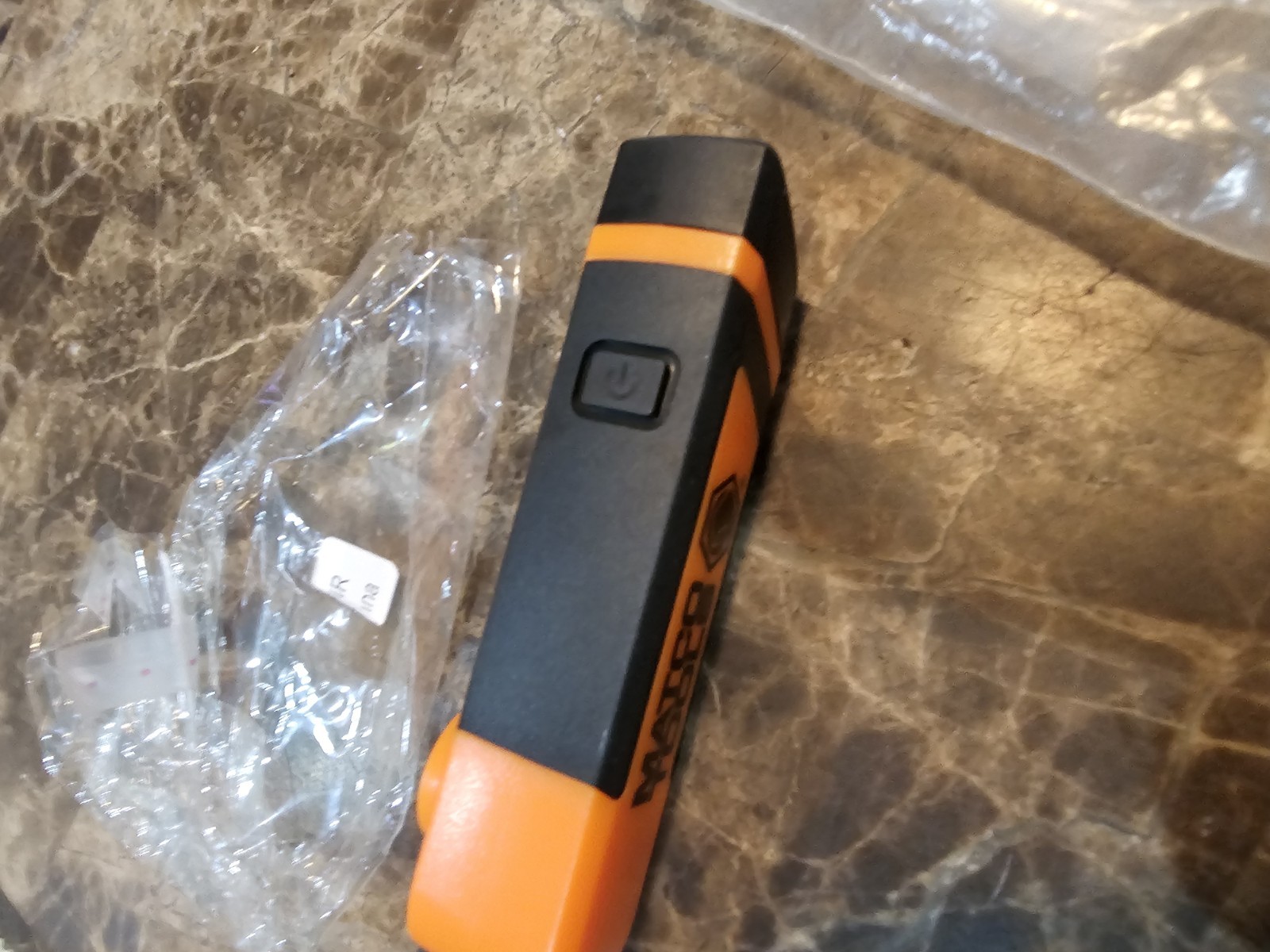 Matco Tools 600 Lumen ORANGE Rechargeable Neck Light MWL600 *** New Replacement