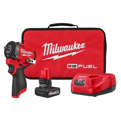 Milwaukee 2562-21 M12 FUEL Stubby 3/8″ Impact Wrench Kit, 550 Foot-Pounds
