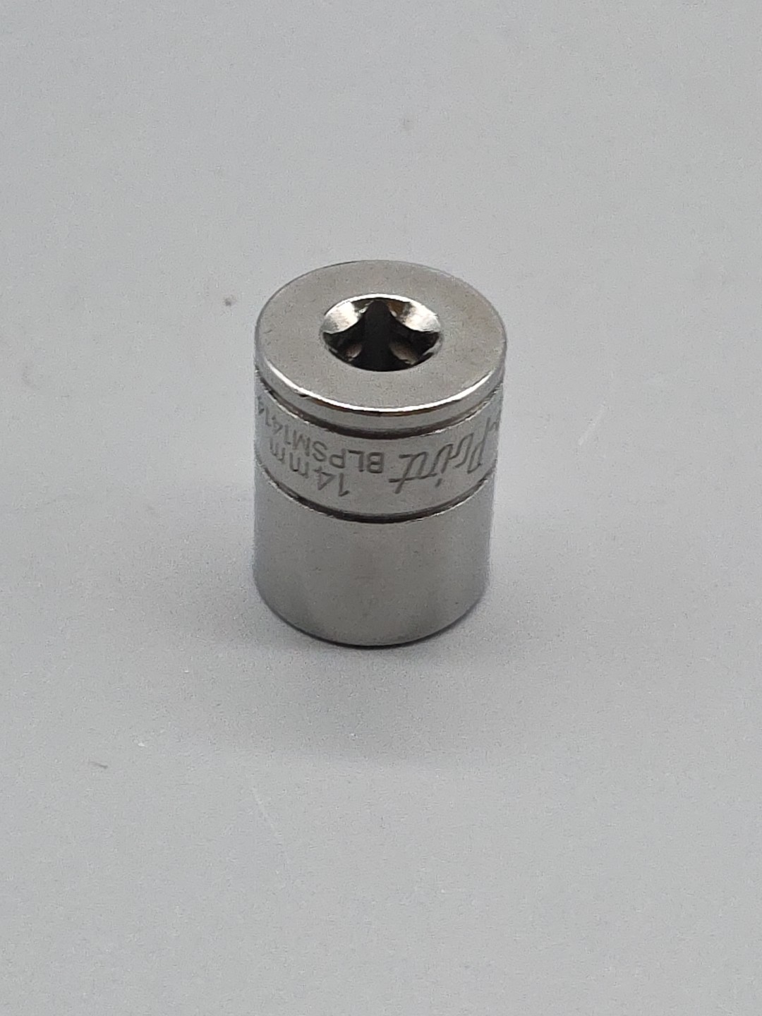 Blue-Point Tools BLPSM1414. 1/4″ Dr 14mm SOCKET SHALLOW 6Pt USA