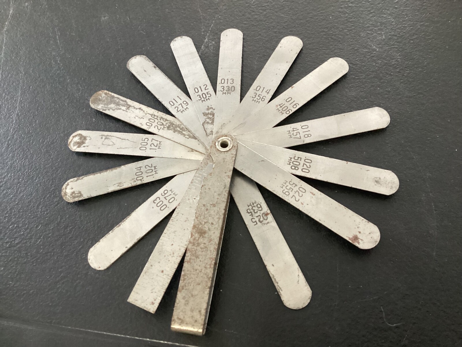 Filler Guage Set (12) Measurment Blades and 3″ Ruler