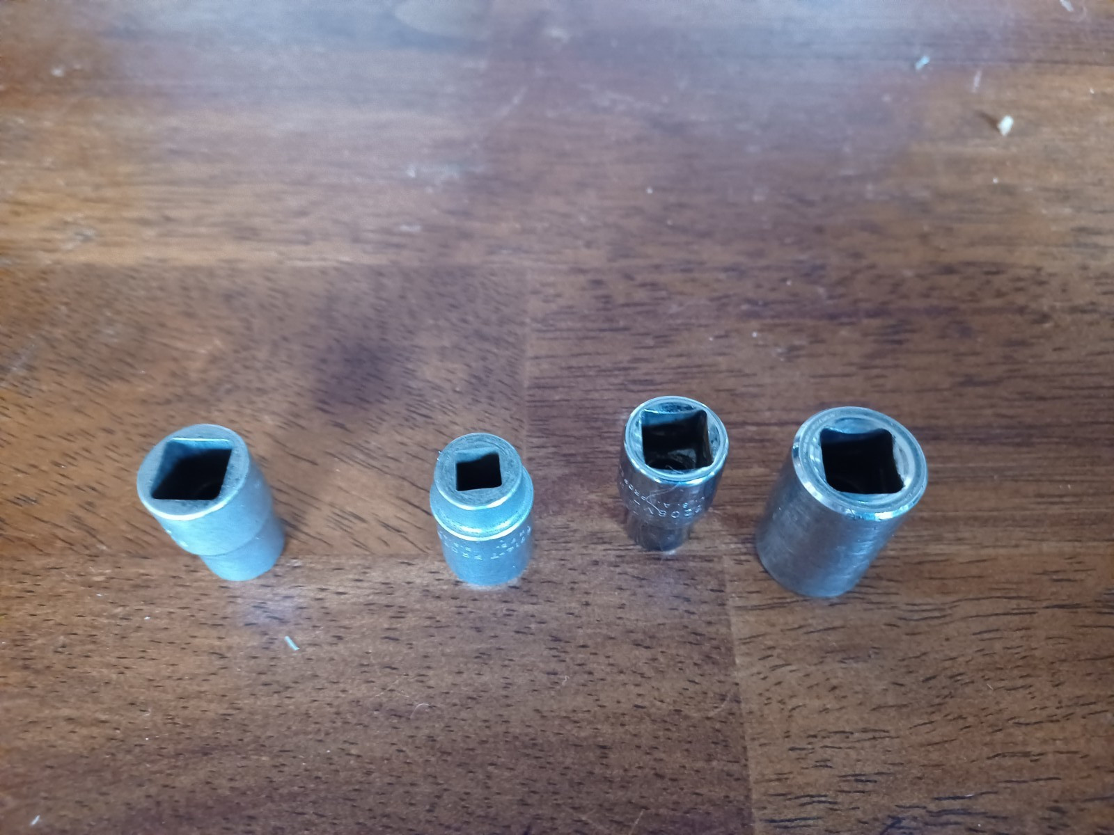 Proto Pear Ratchet 5249 3/8″ Drive With 13 various Sockets. Great mix! Nice