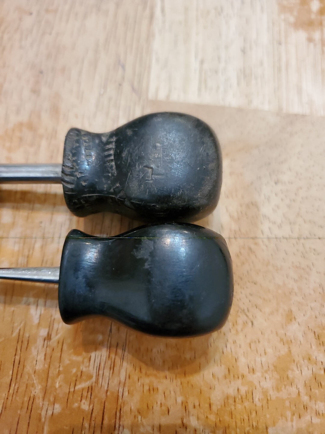 Snap On #2 Phillips Flat Head Stubby Screwdrivers Black Hard Handles Lot Of 2