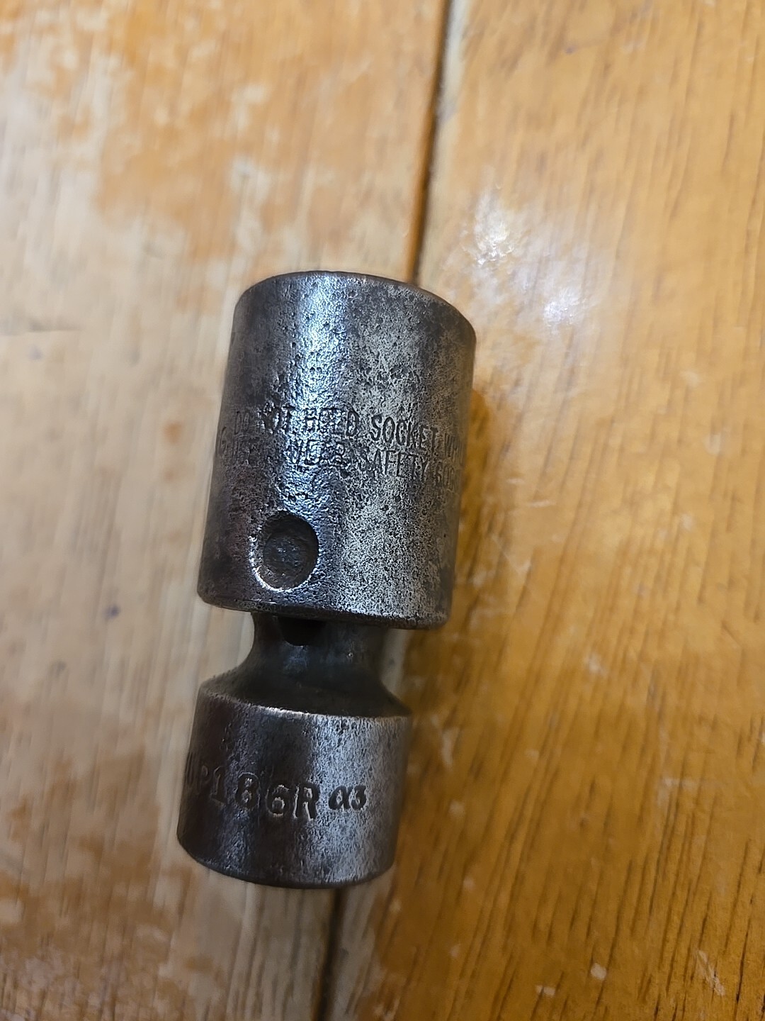 Mac Tools 3/8″ Drive 9/16″ 6PT Impact Swivel Socket XUP186R