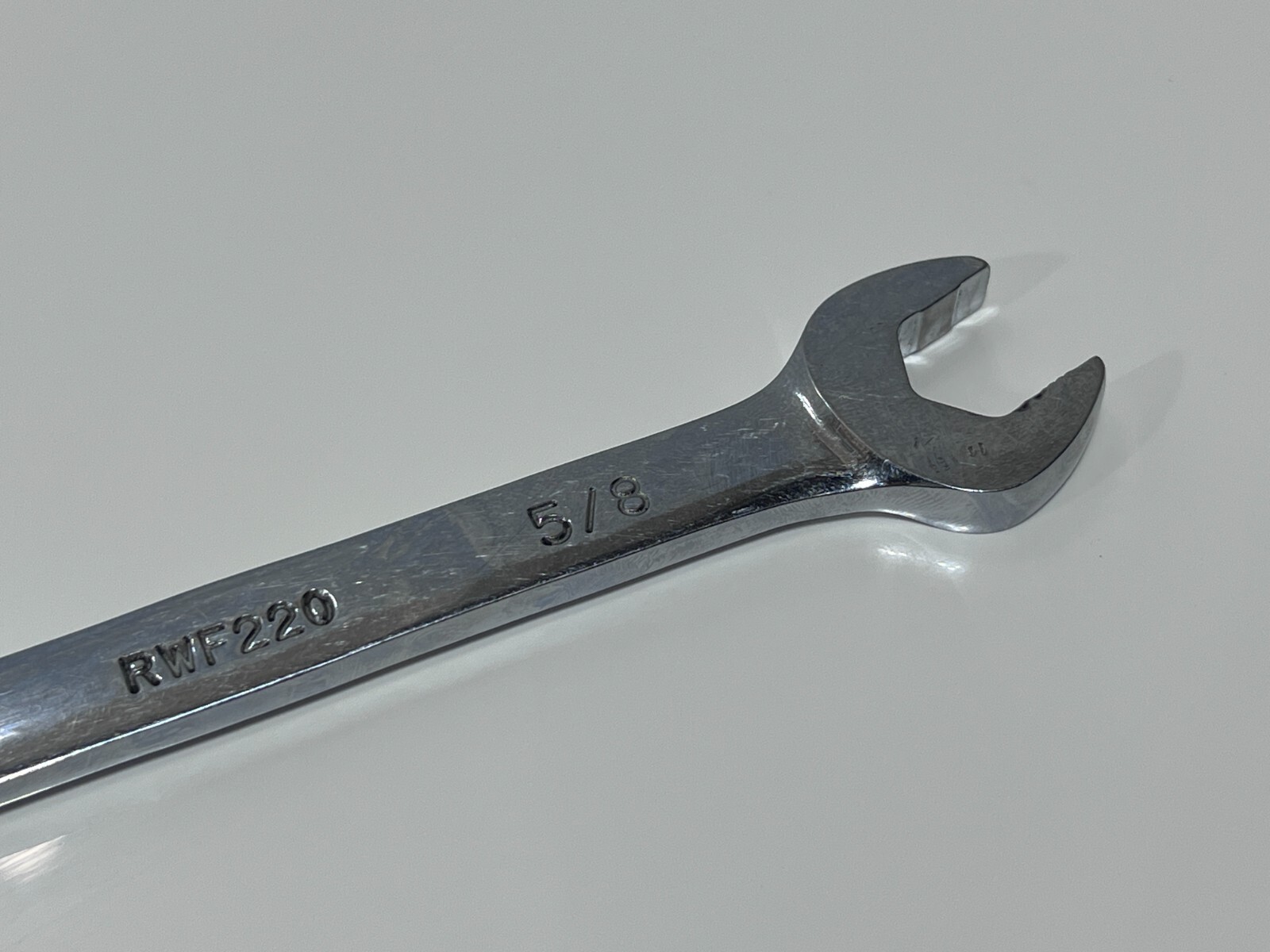 MAC Tools RWF220 SAE 5/8″ Flex Head Ratcheting Combination Wrench – 12 Point