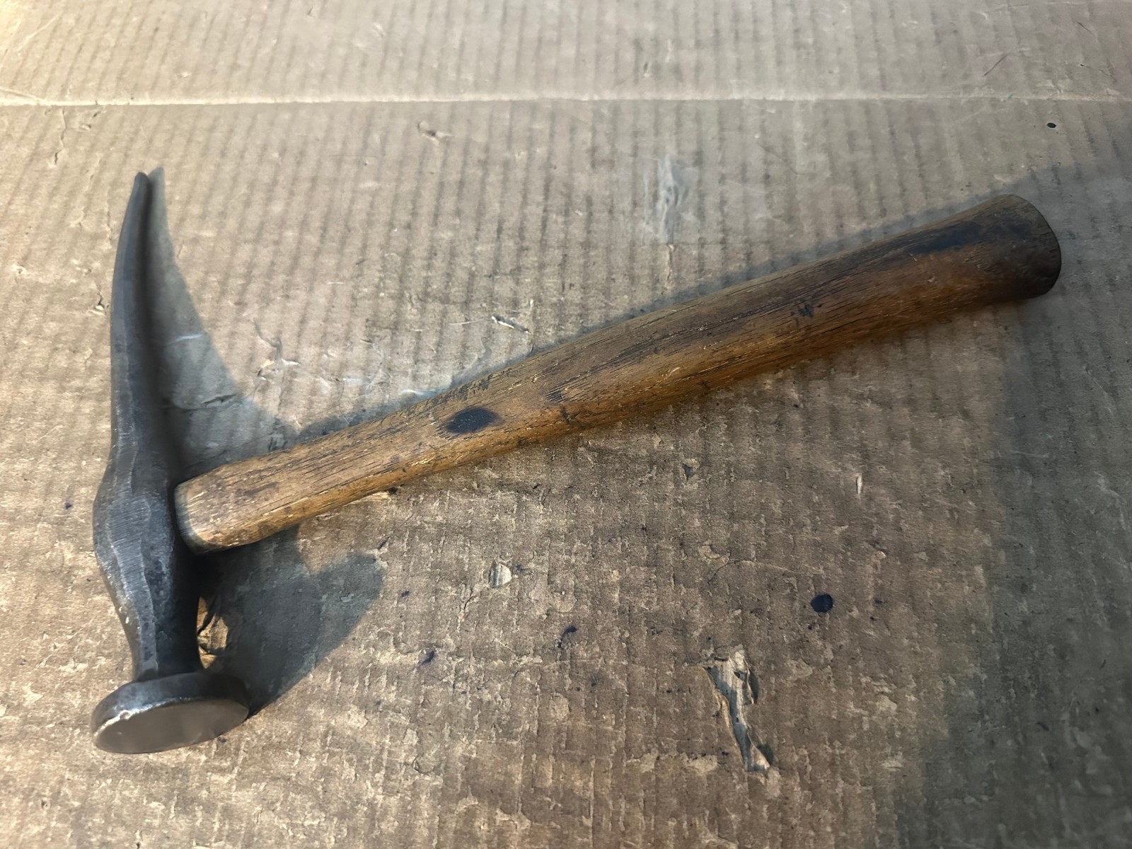 VINTAGE AUTO BODY BUMPING CURVED SPOT PICK HAMMER