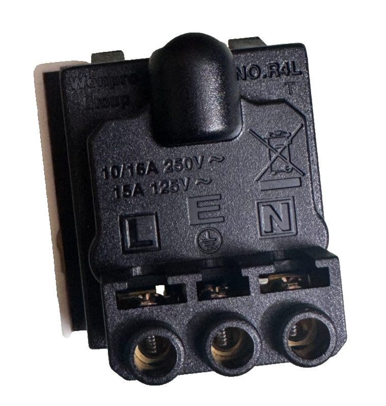BRAND NEW 16AMP SOCKET WONPRO EURO PIN FLAT PIN SOCKET THREE PIN