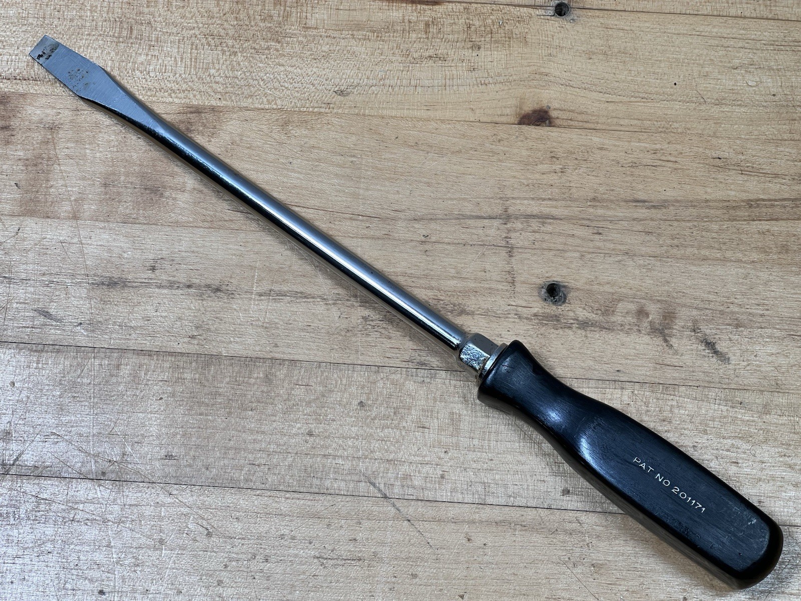 SNAP-ON TOOLS SSD8 Black HARD HANDLE Screwdriver – 8” Shank, 12.5” Overall – USA