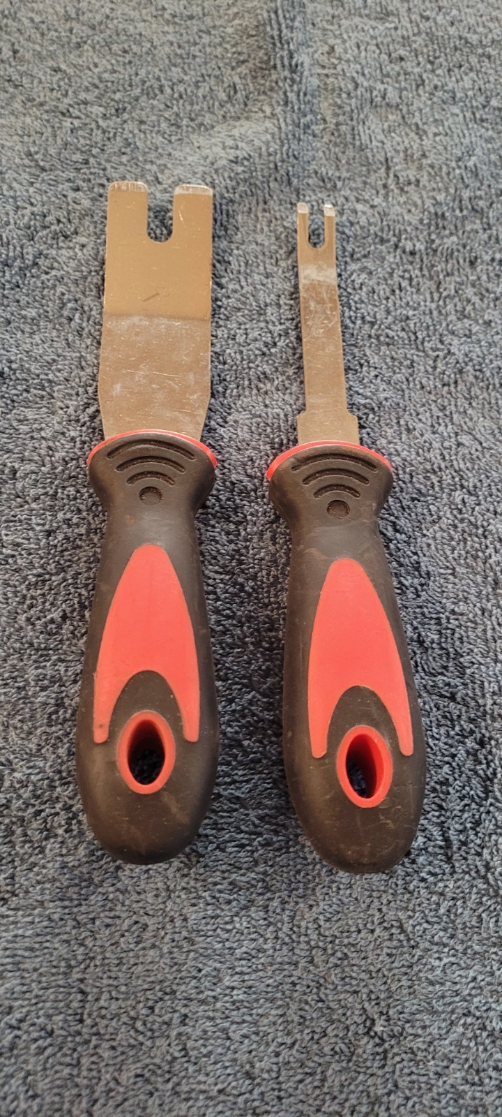 Auto Trim Removal Tools Set Of 2 Lisle?